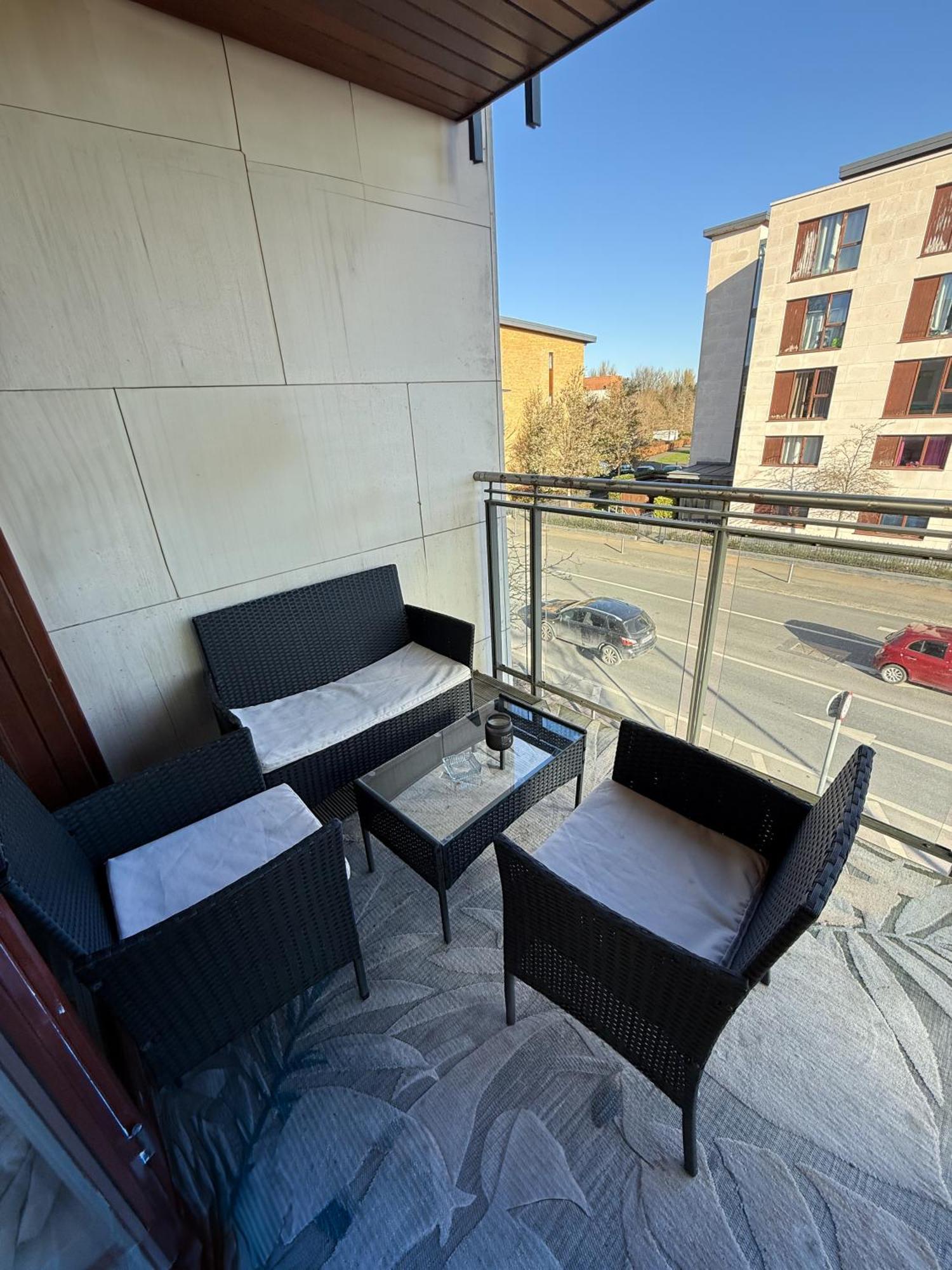 Skyview Retreat Spacious Comfort Лукан Екстериор снимка