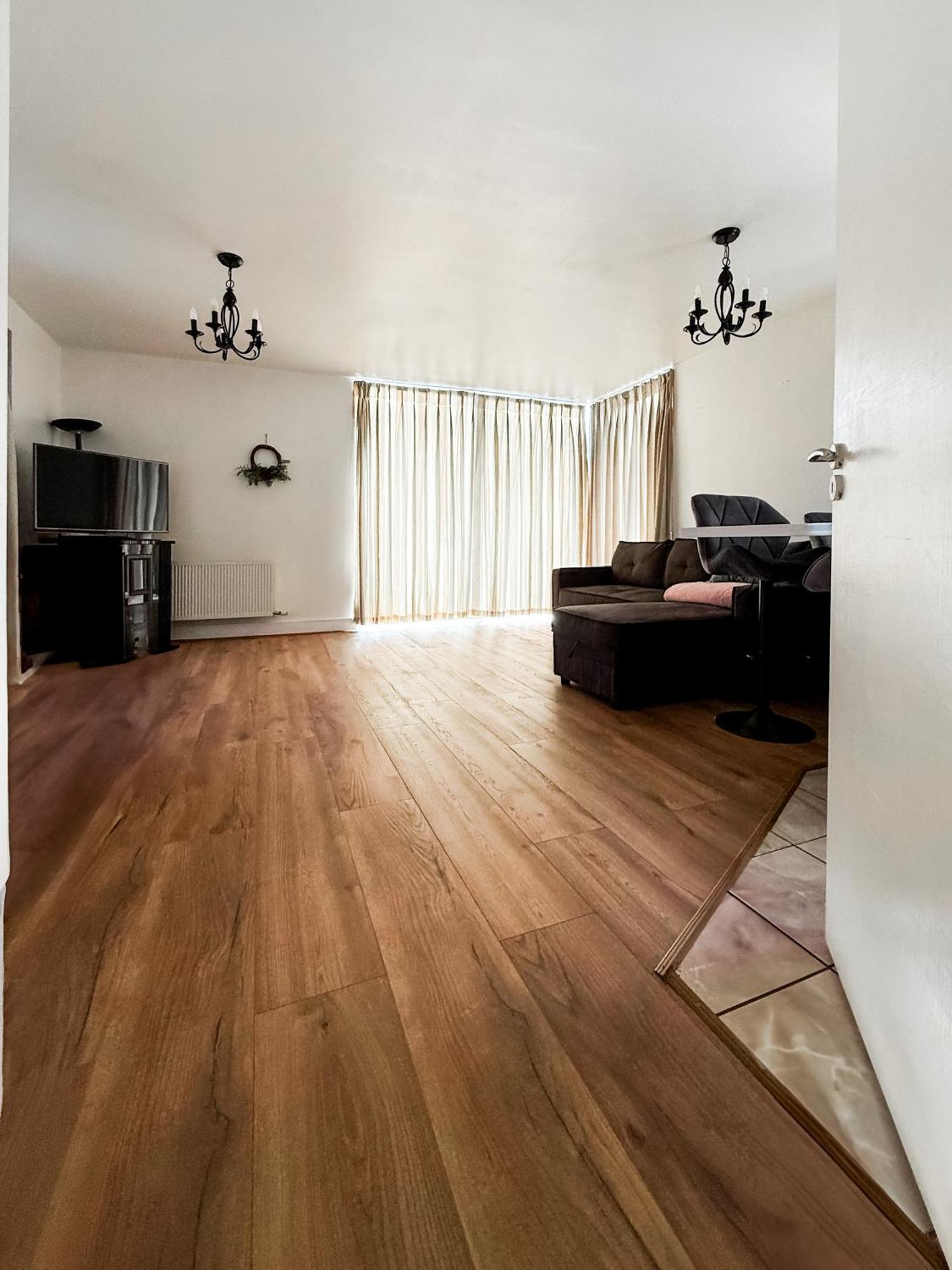 Skyview Retreat Spacious Comfort Лукан Екстериор снимка