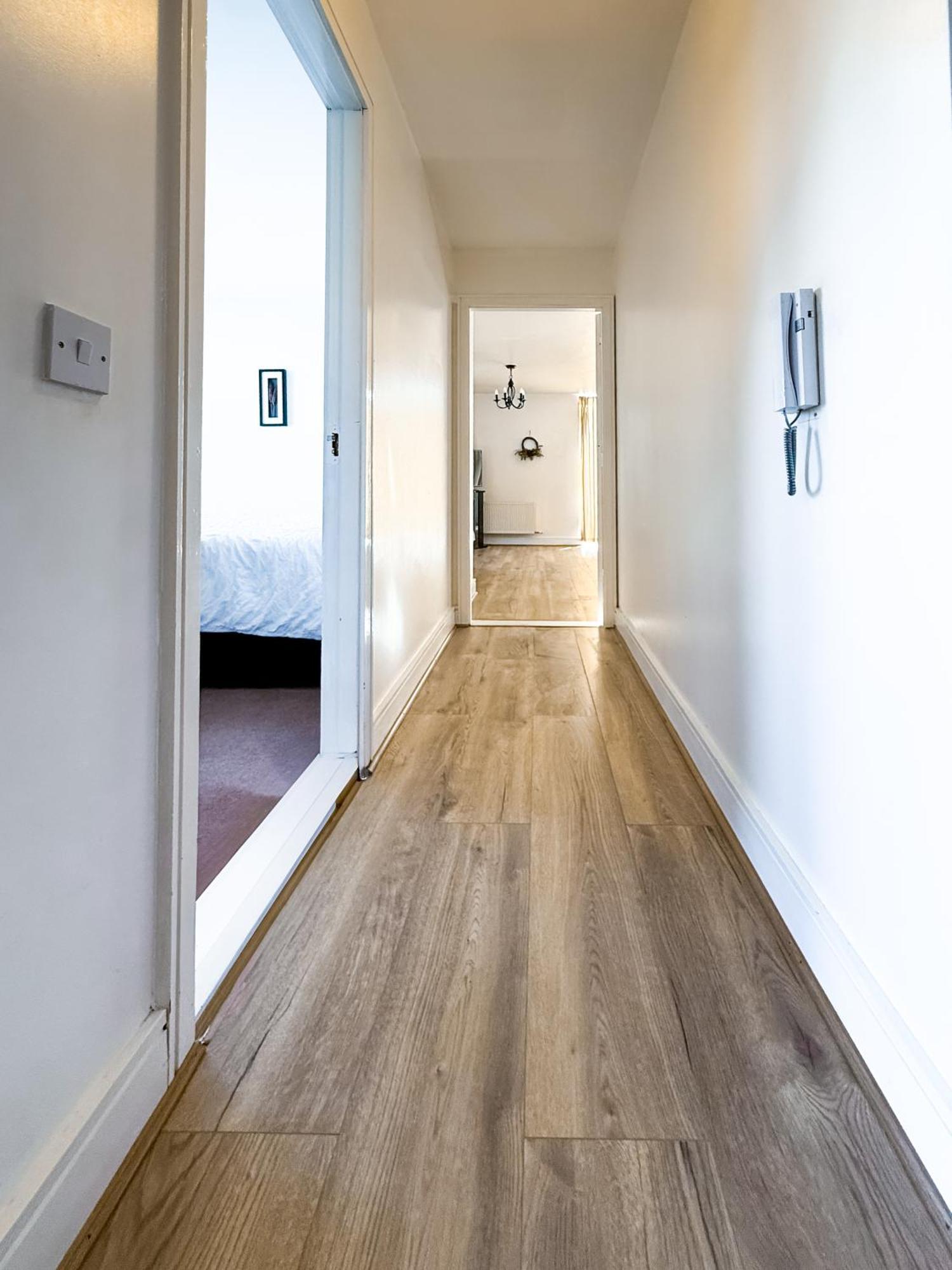 Skyview Retreat Spacious Comfort Лукан Екстериор снимка
